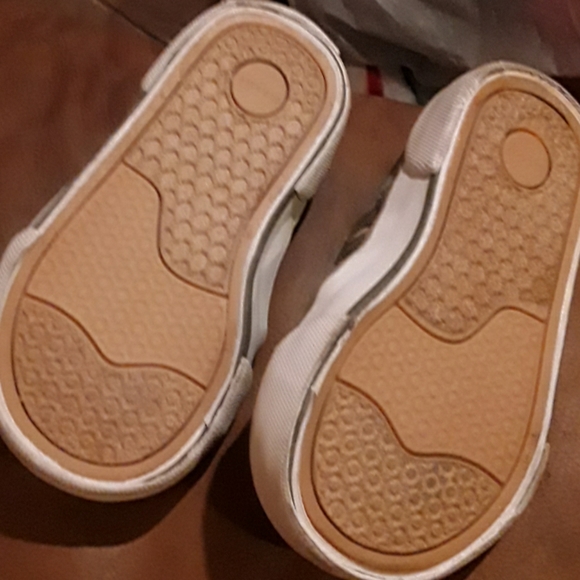 OLD NAVY  BOYS SLIP ON TENNIS SHOES - Picture 3 of 4